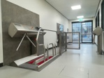 Stacja higieniczna URK do rąk i obuwia (lewa) wbudowywana